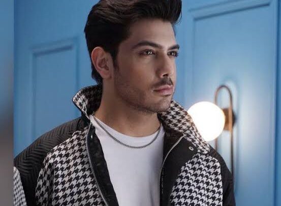 Goher Mumtaz Biography: Movies, Age, Religion, Height, Ethnicity, Net Worth, Songs