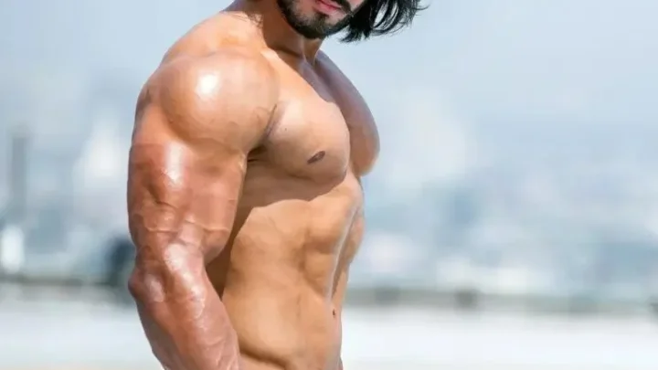 Thakur Anoop Singh Biography: Age, Net Worth, Bodybuilding Career, Height, Movies, Parents, Wife