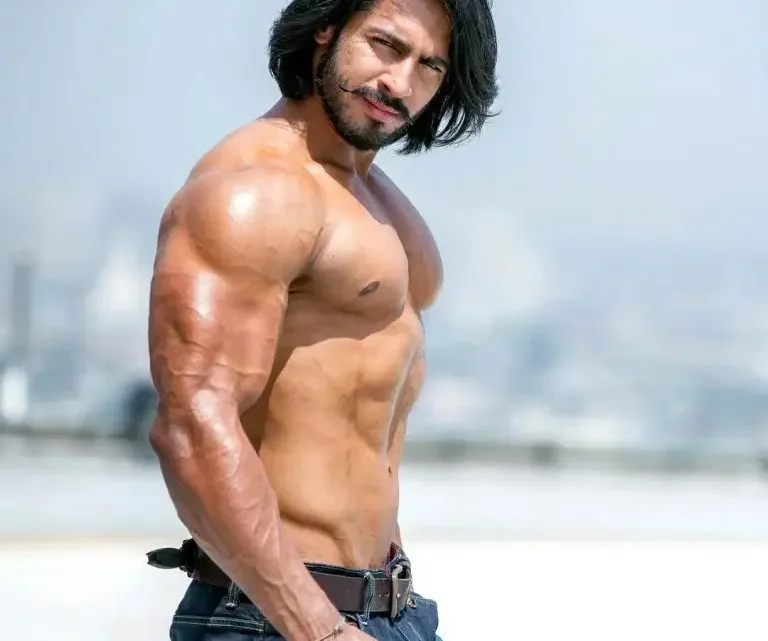 Thakur Anoop Singh Biography: Age, Net Worth, Bodybuilding Career, Height, Movies, Parents, Wife