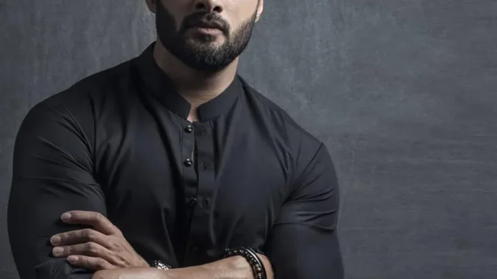 Umair Jaswal Biography: Net Worth, Movies, Children, Age, Religion, Height, Songs, Wife
