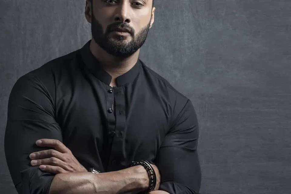 Umair Jaswal Biography: Net Worth, Movies, Children, Age, Religion, Height, Songs, Wife