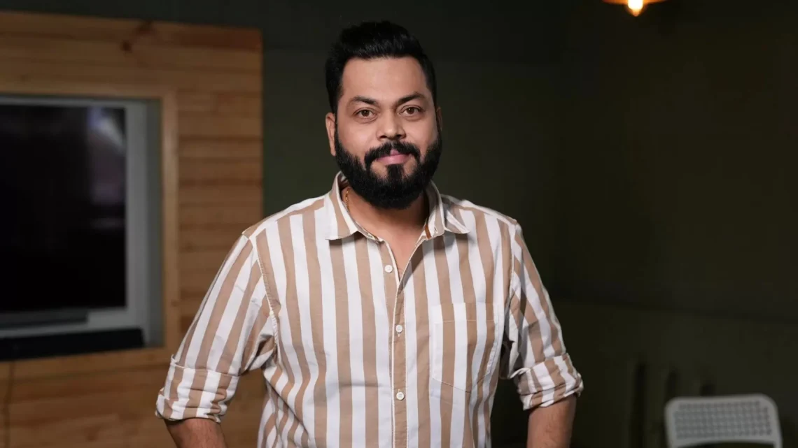 Arun Prabhudesai Bio: Net Worth, Age, Trakin Tech, Career, YouTube, Height, Wife, Blog, Wikipedia, Awards