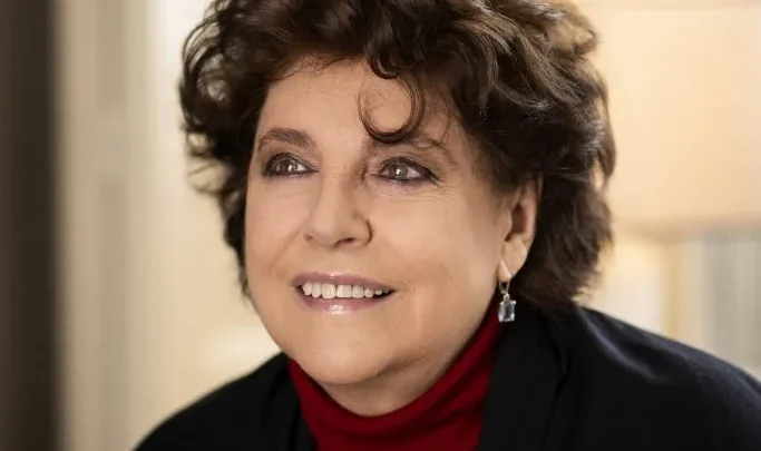 Charo López Biography: Books, Age, Height, Songs, Ethnicity, Parents, Net Worth, Movies