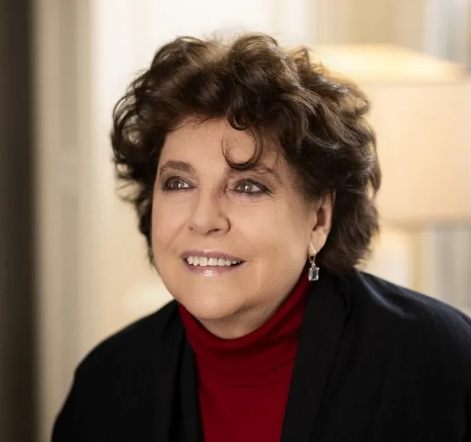 Charo López Biography: Books, Age, Height, Songs, Ethnicity, Parents, Net Worth, Movies