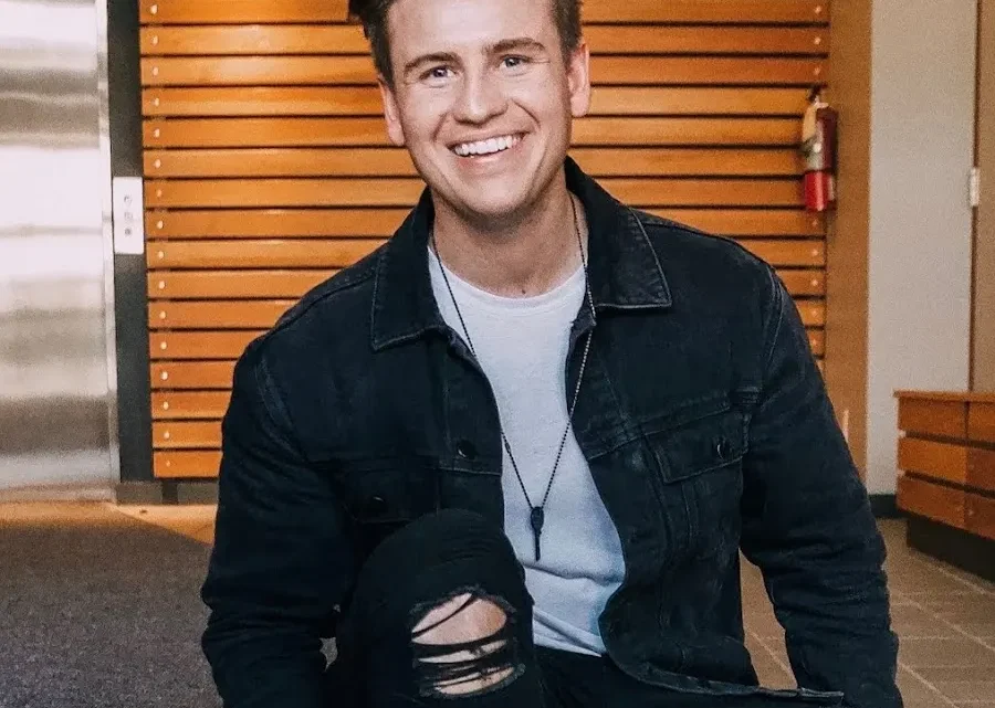 Josh Tryhane Bio: Age, Net Worth, Girlfriend, Kids, Siblings, Height, Parents, Nationality, YouTube