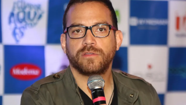 Juan Fernando Velasco Bio: Age, Songs, Net Worth, Albums, Height, Parents, Daughter, Nationality