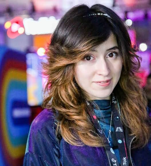 Liza Baez Bio: Age, Boyfriend, Net Worth, Height, Parents, Nationality, Kids, YouTube