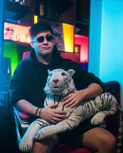 FranqitoMb Biography: Ethnicity, Parents, Net Worth, YouTube, Girlfriend, Age, Height, Real Name