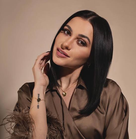 LucyPug Biography: Net Worth, Age, YouTube, Parents, Real Name, Pets, Wiki, Husband