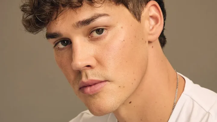 Noah Beck Biography: Age, Parents, Net Worth, Height, Girlfriend, TikTok, Movies, TV Shows