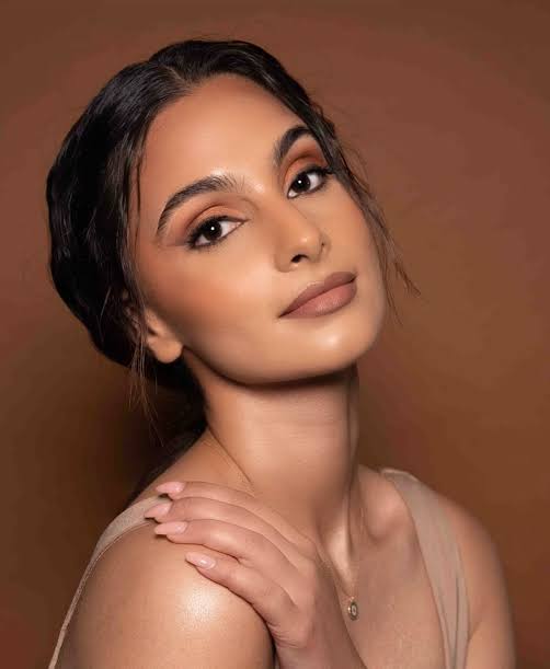 Navi Brar Biography: Instagram, Net Worth, Height, Brother, Religion, Partner, Ethnicity, Age