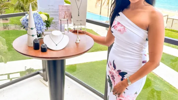 Praveeni Perera Biography: Ethnicity, Parents, Age, Blogs, Height, Net Worth, Partner