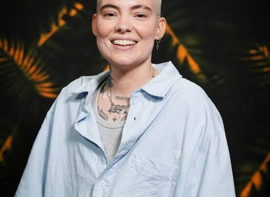 Roxane Bruneau Biography: Awards, Instagram, Net Worth, Age, Songs, Height, Parents, Religion, Boyfriend