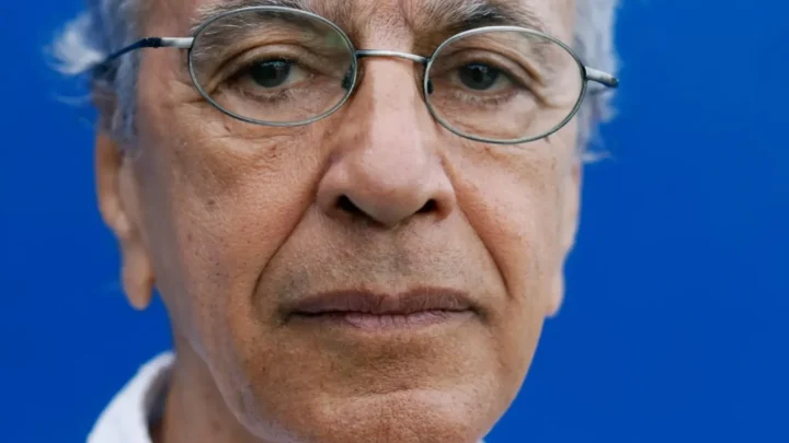 Caetano Veloso Biography: Age, Children, Wife, Net Worth, Albums, Tropicália, Wiki