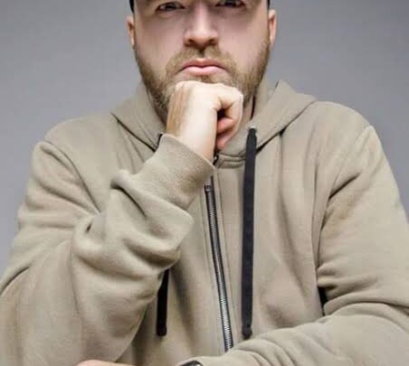 Unbox Therapy Biography: Age, YouTube, Career, Net Worth, Girlfriend, Height, Parents, PrankvsPrank