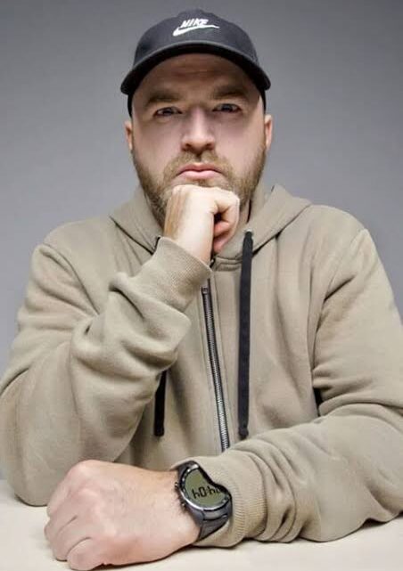 Unbox Therapy Biography: Age, YouTube, Career, Net Worth, Girlfriend, Height, Parents, PrankvsPrank