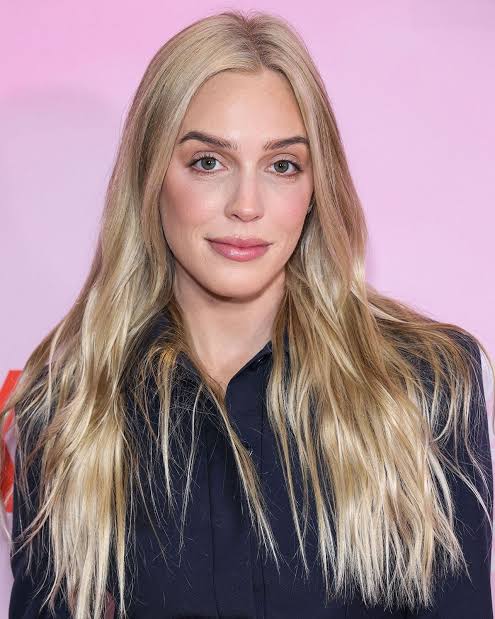 Alexandra Cooper Biography: Husband, Age, Parents, Siblings, Net Worth, Podcast, Call Her Daddy