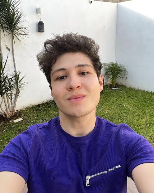 E-MasterSensei Biography: Net Worth, Parents, Age, Height, YouTube, Ethnicity, Religion, Girlfriend, Book