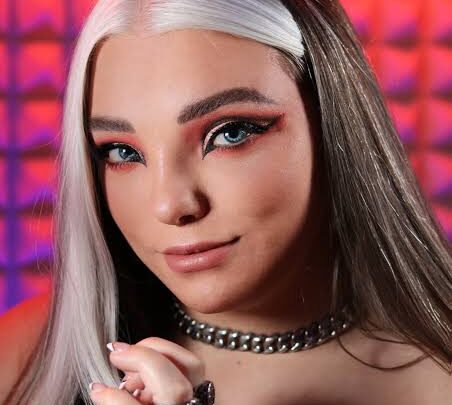 Stef Sanjati Biography: YouTube, Net Worth, Makeup, Parents, Instagram, Religion, Ethnicity, Partner