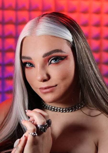 Stef Sanjati Biography: YouTube, Net Worth, Makeup, Parents, Instagram, Religion, Ethnicity, Partner