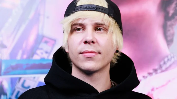 El Rubius Biography: Girlfriend, Height, YouTube, Net Worth, Ethnicity, Books, Age, Religion