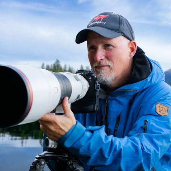 Paul Nicklen Biography: Awards, Photographs, Age, Wife, Net Worth, Ethnicity, Parents, Instagram
