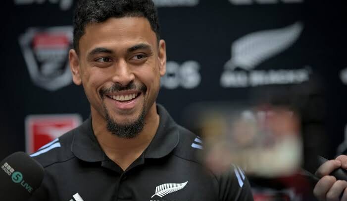 Stephen Perofeta Biography: Ethnicity, Rugby Career, Age, Girlfriend, Height, Net Worth, Awards, Parents