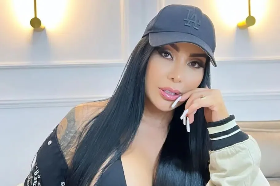 Marcela Reyes Biography: Age, Net Worth, Songs, Career, Height, Nationality, Spouse, Instagram