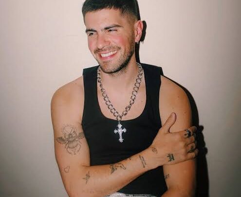 Fer Vázquez Biography: Ethnicity, Age, Net Worth, Songs, Parents, Height, Girlfriend, Religion