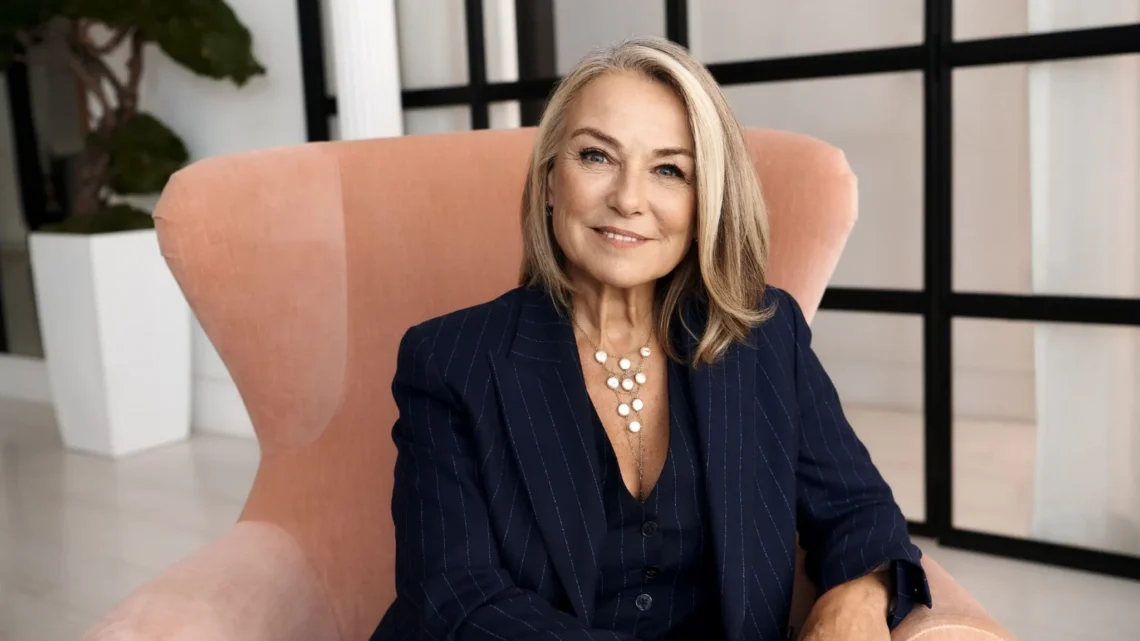 Esther Perel Biography: Age, Husband, Kids, Net Worth, Books, Career, Height