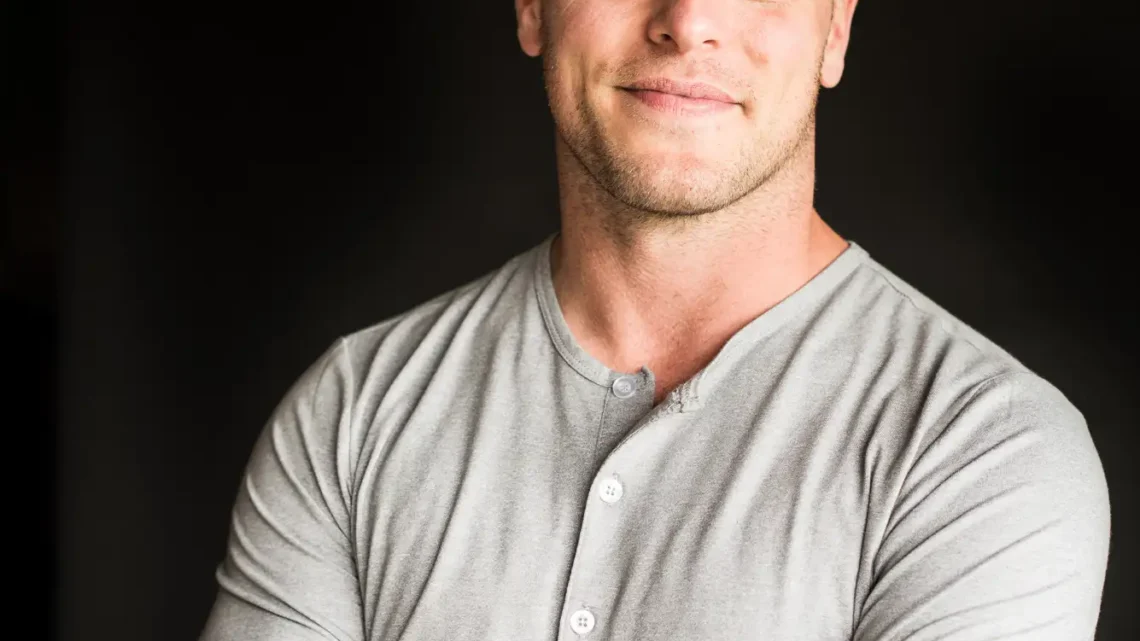Tim Ferriss Biography: Net Worth, Age, Books, Podcast, Career, Investments, Height, Wife, YouTube