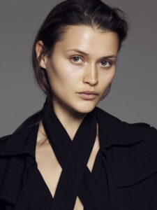 Chloe Lecareux