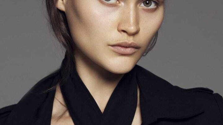 Chloe Lecareux Biography: Height, Age, Net Worth, Career, Brand, Podcast, Nationality, Instagram, Spouse