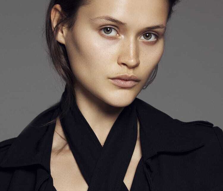 Chloe Lecareux Biography: Height, Age, Net Worth, Career, Brand, Podcast, Nationality, Instagram, Spouse