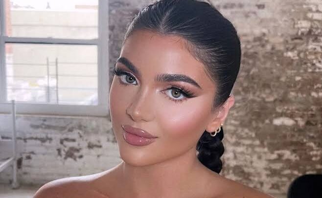 Evangelina Petrakis Biography: Height, Age, YouTube, Net Worth, Career, Parents, Siblings, Boyfriend