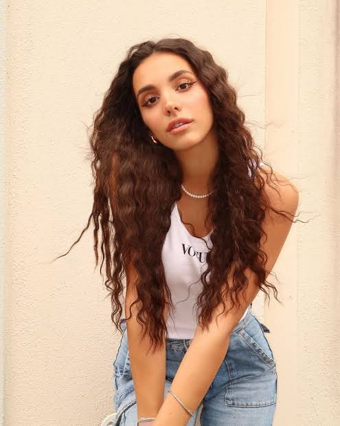 Iris Ferrari Bio: Books, Age, Net Worth, Skincare Brand, YouTube, Nationality, Career, Partner