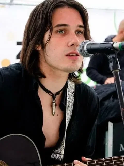 Dino Jelusić Biography: Siblings, Net Worth, Songs, Parents, Height, Religion, Girlfriend, Age