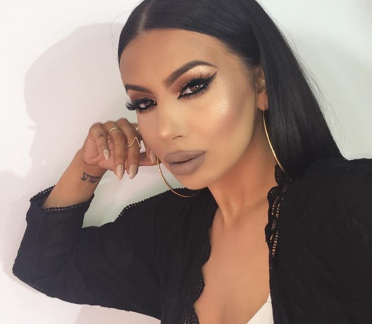 Jelena Peric Biography: Ethnicity, Parents, Makeup, Son, Net Worth, Height, YouTube, Boyfriend