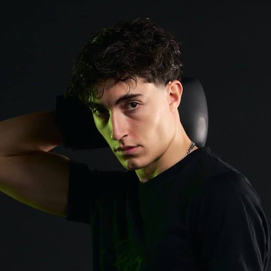 YoSoyPlex Biography: Age, Girlfriend, Net Worth, Height, Parents, Songs, Nationality, Wiki