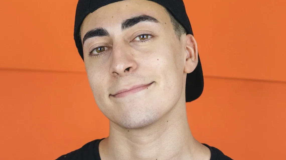 Nil Ojeda Biography: Age, Parents, Net Worth, Height, Book, Squad Mansion, Nationality, YouTube, Girlfriend