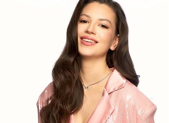 Cleopatra Stratan Biography: Height, Brother, Songs, Parents, Net Worth, Age, Ethnicity, Husband