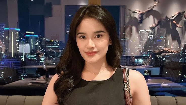 Adzana Shaliha Biography: Net Worth, Height, Boyfriend, Age, Parents, Movies & TV Shows, Songs, YouTube