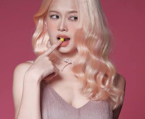 Feni Fitriyanti Biography: Songs & Albums, Boyfriend, Age, Net Worth, Height, Parents, Awards, Instagram