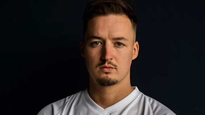 Mimiks Biography: Age, Wife, Parents, Net Worth, Height, Songs, Albums, Awards, Wiki