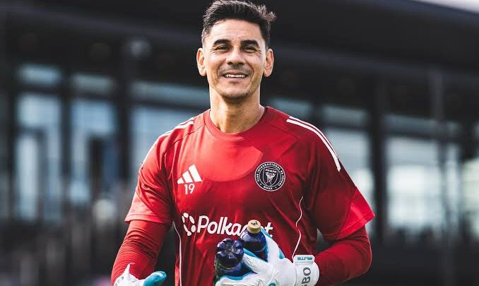 Oscar Ustari Biography: Age, Wife, Net Worth, Career, Children, Height, MLS, Olympics, Stats