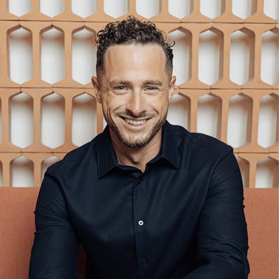 Milan Bardún Biography: Age, Wife, Parents, Net Worth, Height, Blog, Books, Wiki