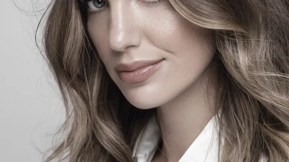 Millaray Viera Biography: Age, Husband, Children, Net Worth, Parents, Height, TV Shows, Wiki