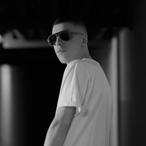 Koorosh Najafi Biography: Girlfriend, Height, Parents, Ethnicity, Religion, Songs, Net Worth, Age