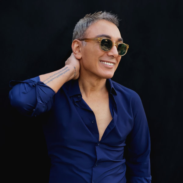 Shadmehr Aghili Biography: Ethnicity, Parents, Net Worth, Songs, Age, Net Worth, Awards, Wife