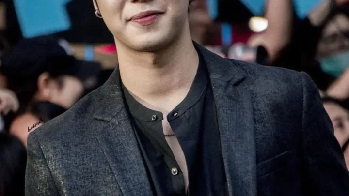 Nawat Phumphotingam Biography: Ethnicity, Parents, Instagram, Age, Net Worth, Movies, Girlfriend, Height